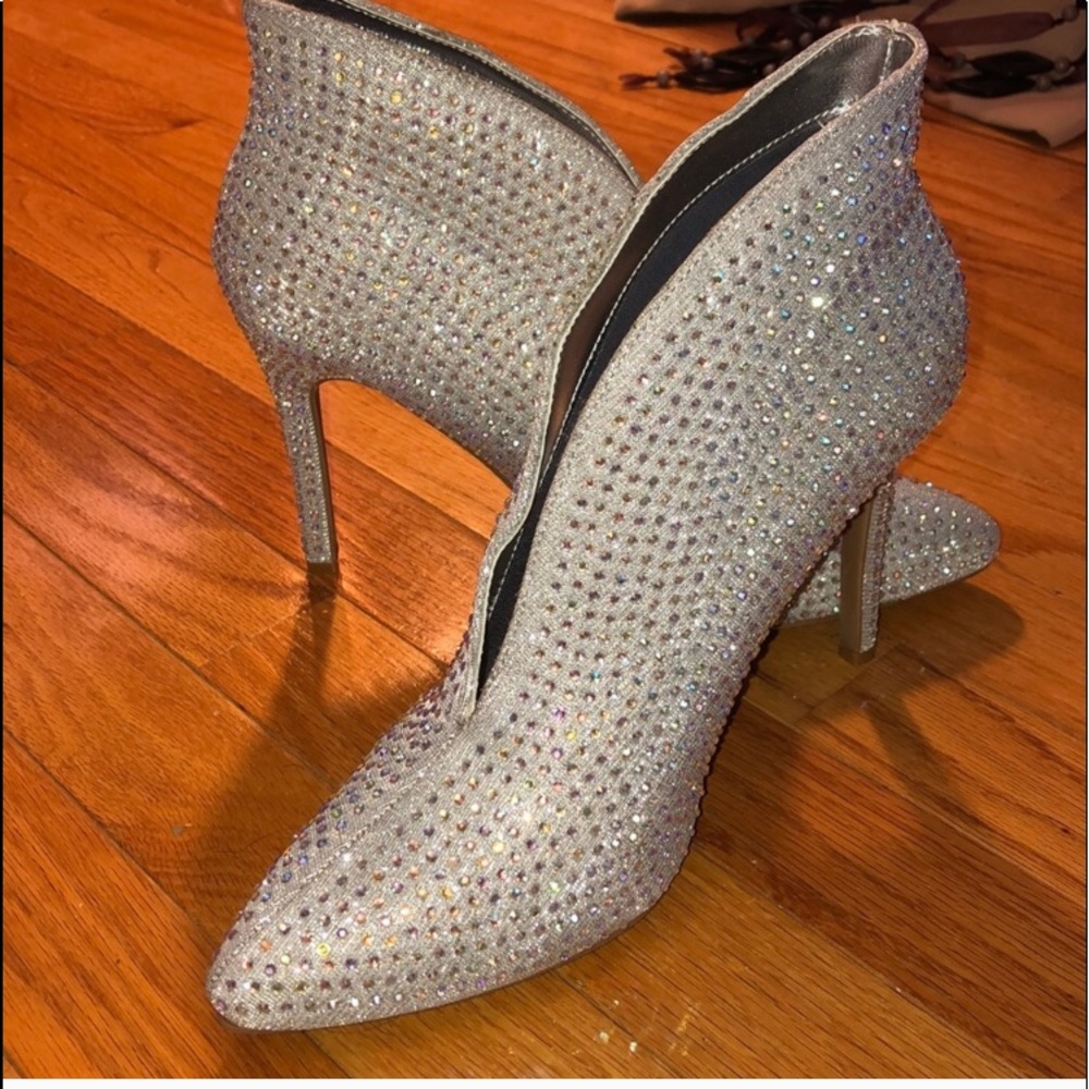 Anne Michelle Heels